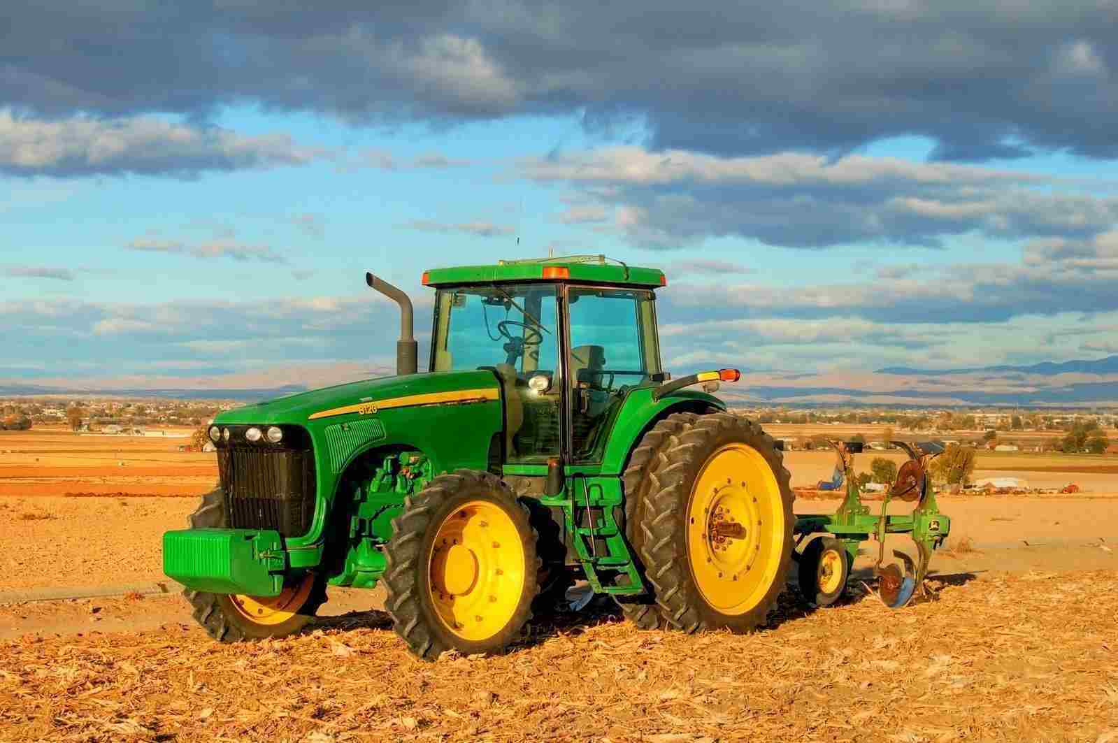 Poljoprivredna mehanizacija traktor